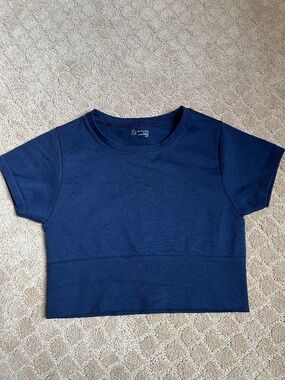 Offline by Aerie Navy Sidewalk Seamless Cropped T-shirt Small Size